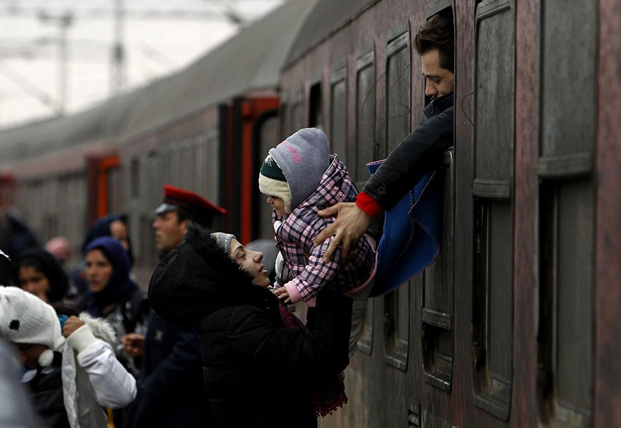 EU approves additional €10 million to help the FYROM deal with the refugee crisis