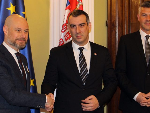 Poslanici EP i predsednik Narodne skupštine Republike Srbije nakon sastanka u Narodnoj skupštini