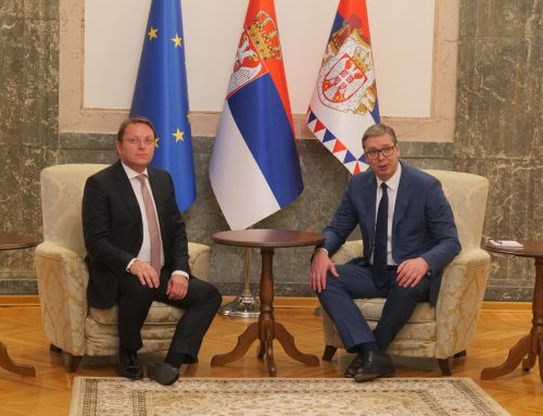 Komesar Varheji započeo posetu Srbiji