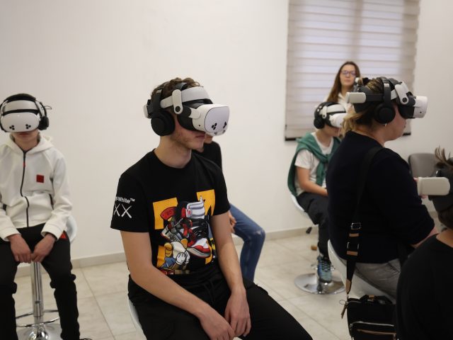 Europe Day Marked in Kragujevac with Interactive Exhibition “Innovation on the Move”